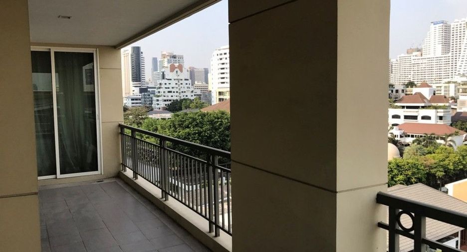 For rent 3 bedrooms condo in Pathum Wan, Bangkok