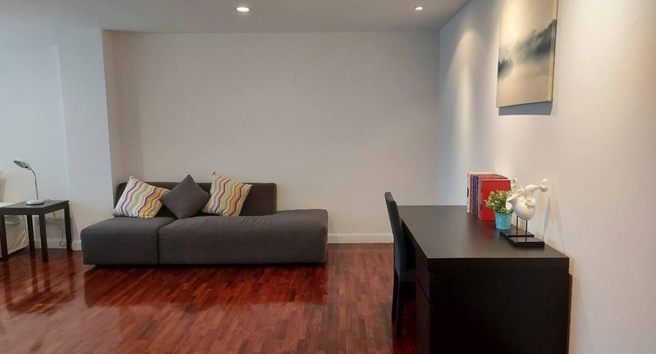 For rent 3 bedrooms apartment in Sathon, Bangkok