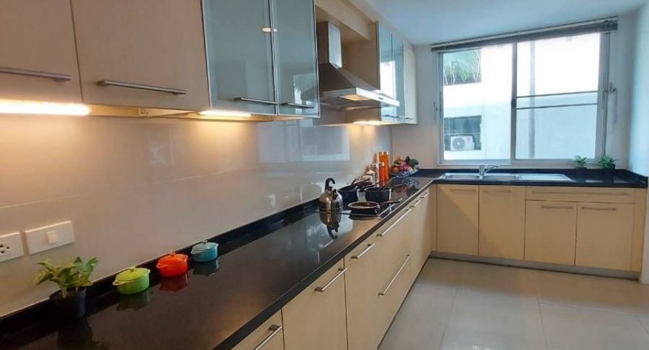 À louer 3 chambres appartement à Sathon, Bangkok