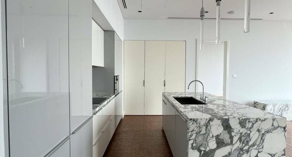 For rent 2 bedrooms condo in Sathon, Bangkok