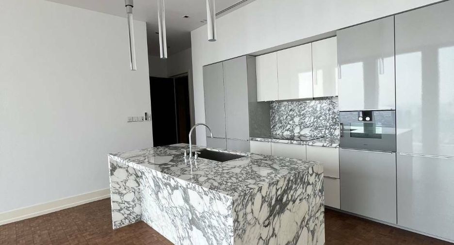 For rent 2 bedrooms condo in Sathon, Bangkok