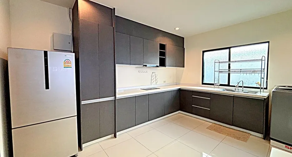 For rent 4 bedrooms house in Bang Phli, Samut Prakan