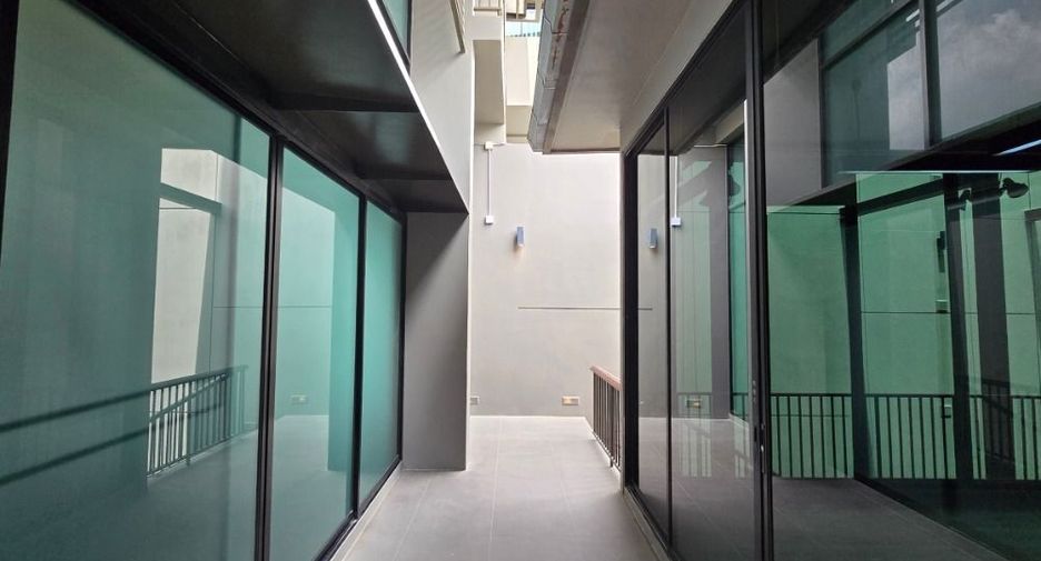 For rent office in Wang Thonglang, Bangkok