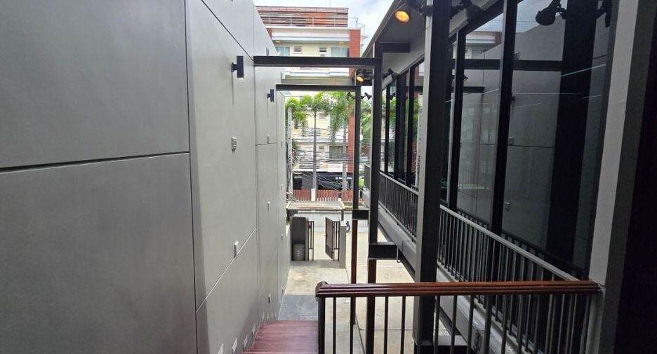 For rent office in Wang Thonglang, Bangkok