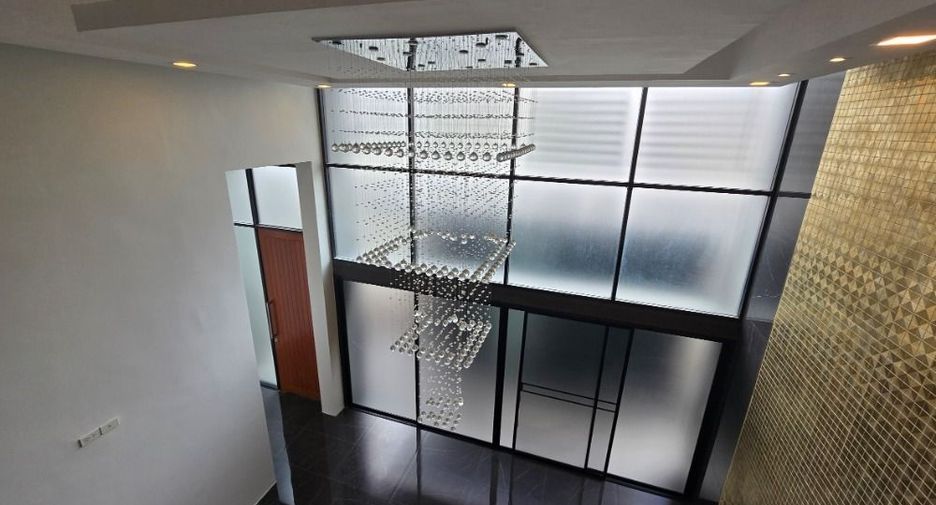 For rent office in Wang Thonglang, Bangkok
