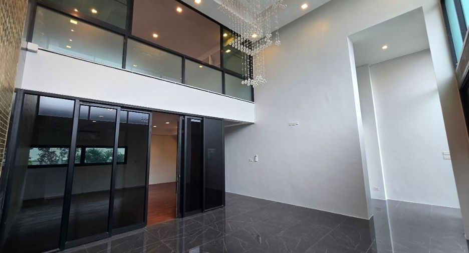 For rent office in Wang Thonglang, Bangkok