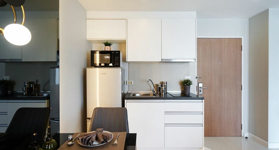 For rent 1 bed condo in Khlong Toei, Bangkok