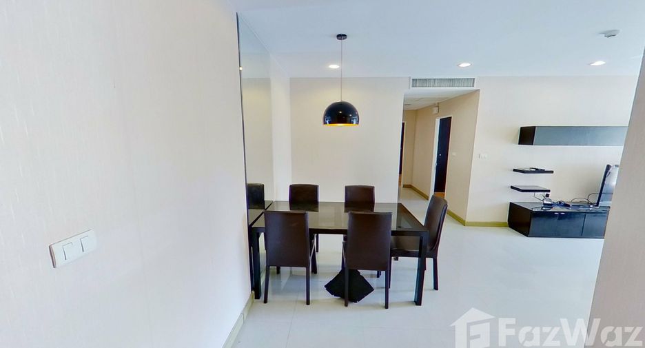 For rent 2 bedrooms condo in Watthana, Bangkok