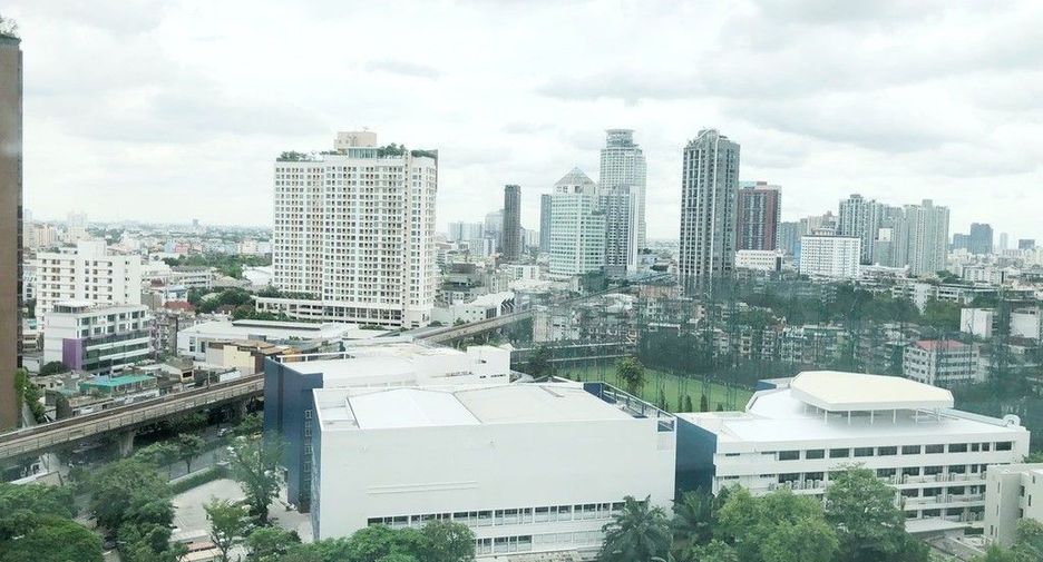 Condo en alquiler de 1 habitaciones en Khlong Toei, Bangkok