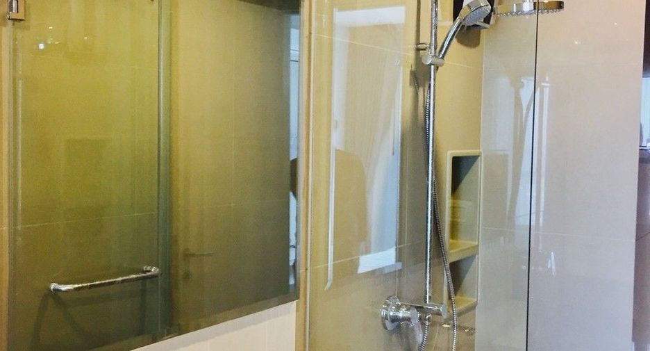 Condo en alquiler de 1 habitaciones en Khlong Toei, Bangkok