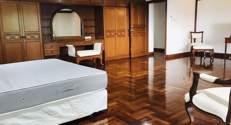 Condo en alquiler de 4 habitaciones en Khlong Toei, Bangkok