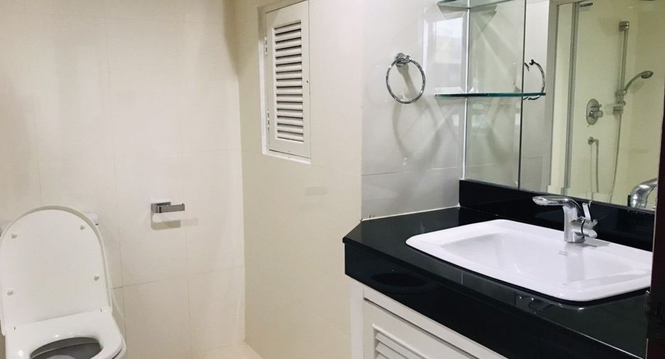 Condo en alquiler de 4 habitaciones en Khlong Toei, Bangkok