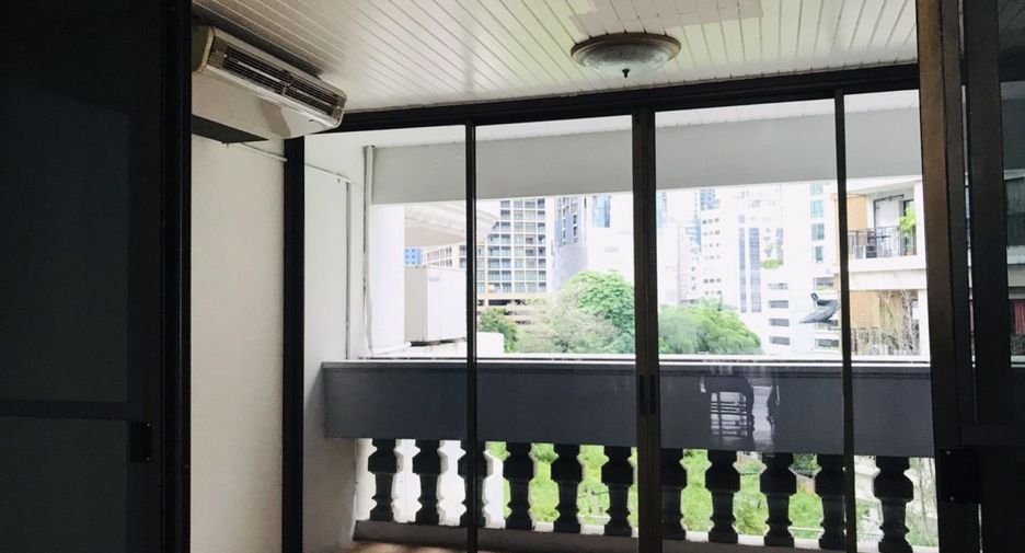 Condo en alquiler de 4 habitaciones en Khlong Toei, Bangkok