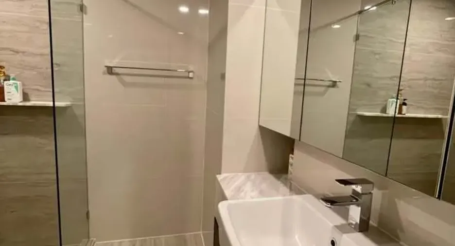 For rent 2 bedrooms condo in Mueang Samut Prakan, Samut Prakan