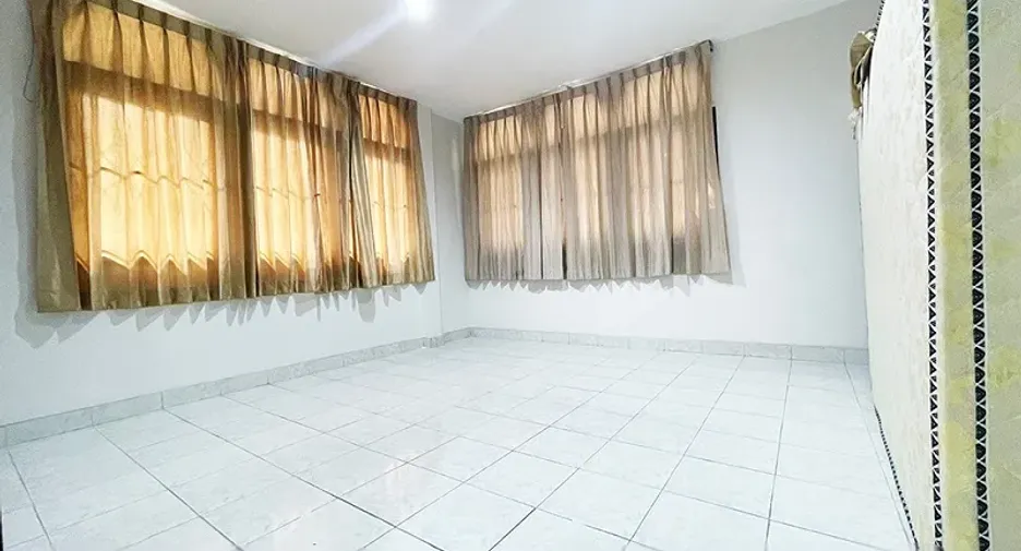 For rent 3 bedrooms house in Lat Phrao, Bangkok