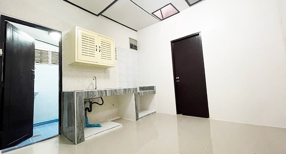 For rent 3 bedrooms house in Lat Phrao, Bangkok