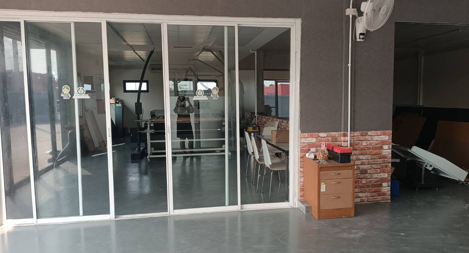 For rent 3 bedrooms office in Lat Krabang, Bangkok