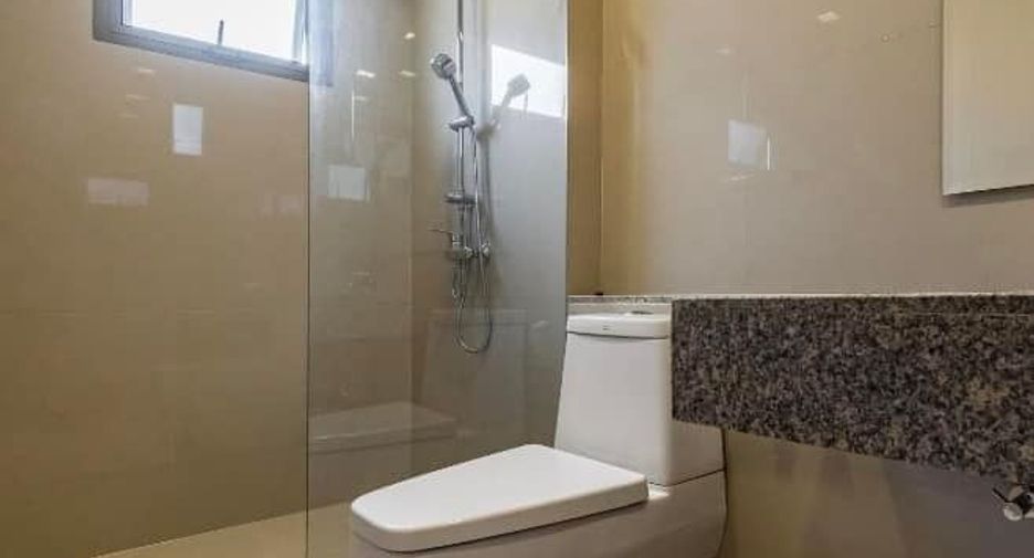 For rent 2 bedrooms condo in Phra Khanong, Bangkok