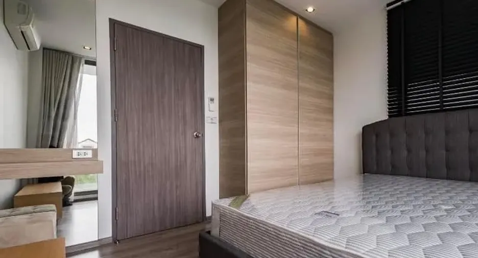 For rent 2 bedrooms condo in Phra Khanong, Bangkok