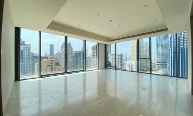 For rent 3 bedrooms condo in Pathum Wan, Bangkok