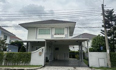 À louer 3 chambres maison à Min Buri, Bangkok
