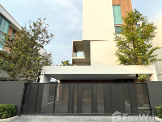For rent 3 bedrooms house in Saphan Sung, Bangkok