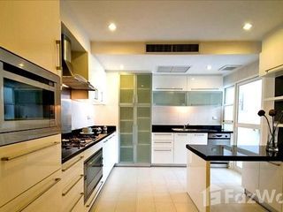 Аренда 4 спальни кондо в Кхлонг Тоеи, Бангкок