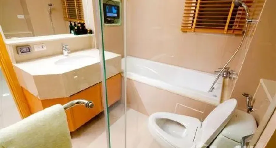 For rent 1 bed condo in Watthana, Bangkok