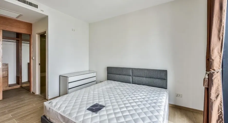 For rent 1 bed condo in Phaya Thai, Bangkok