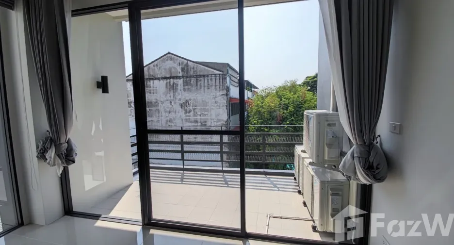 Apartment zur Miete mit 3 Zimmer in Khlong Toei, Bangkok
