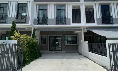 For rent 3 bedrooms townhouse in Bang Phli, Samut Prakan