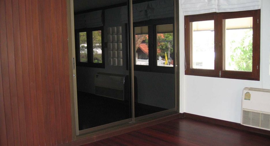 Haus zur Miete mit 3 Zimmer in Watthana, Bangkok