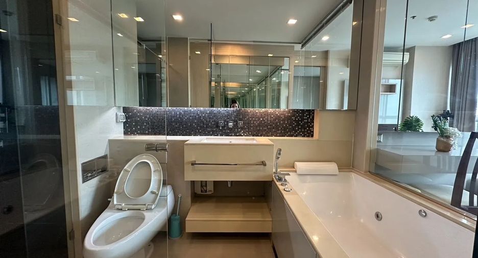 For rent 1 bed condo in Watthana, Bangkok