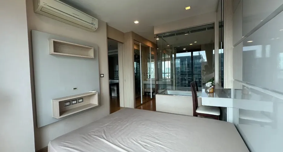 For rent 1 bed condo in Watthana, Bangkok