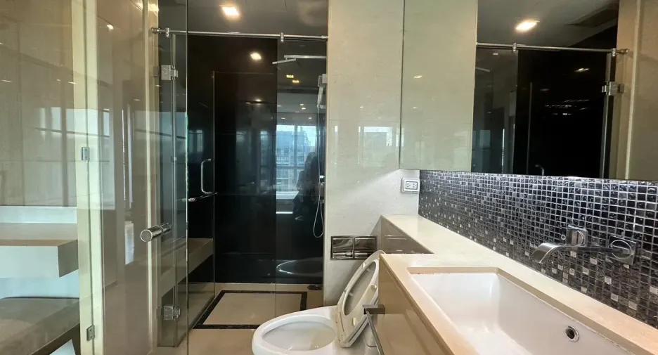 For rent 1 bed condo in Watthana, Bangkok
