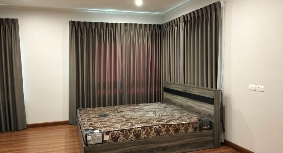À louer 4 chambres maison à Bang Sao Thong, Samut Prakan
