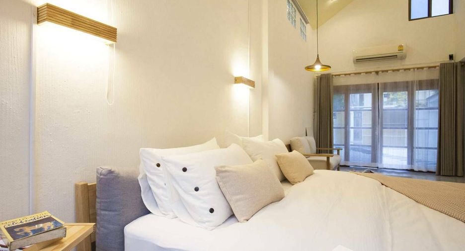 Haus zur Miete mit 4 Zimmer in Huai Khwang, Bangkok