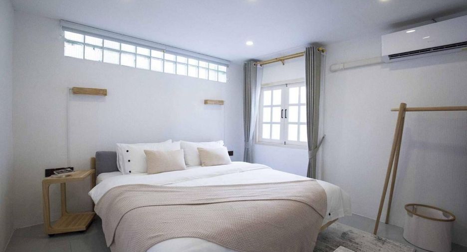 Haus zur Miete mit 4 Zimmer in Huai Khwang, Bangkok