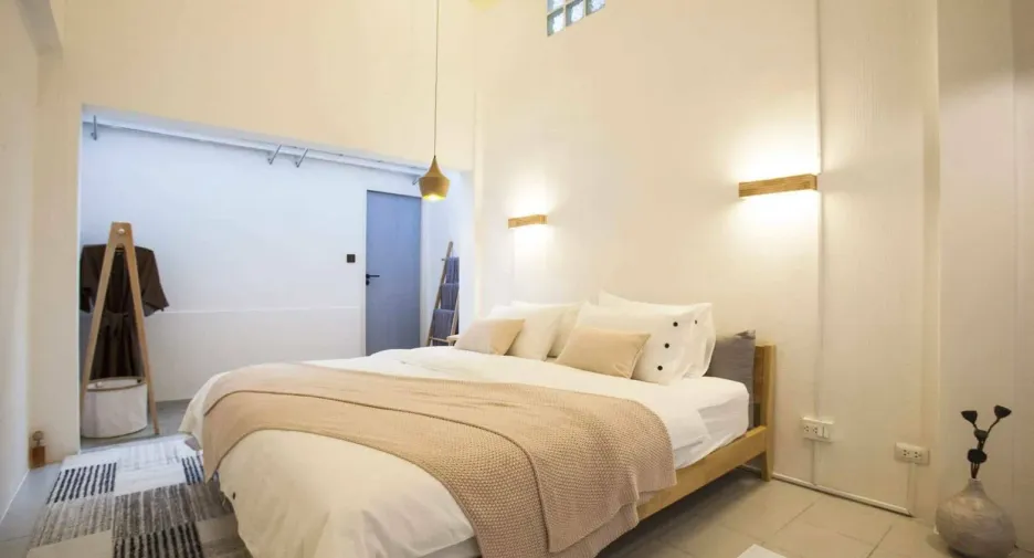 Haus zur Miete mit 4 Zimmer in Huai Khwang, Bangkok