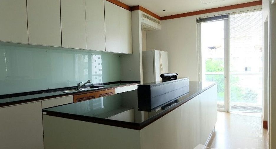 For rent 3 bedrooms condo in Sathon, Bangkok