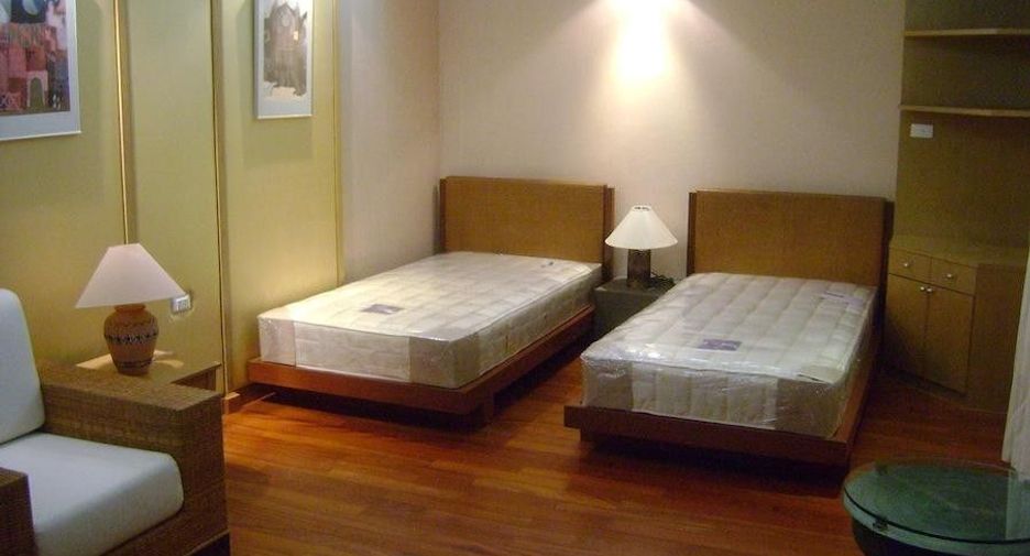 For rent 3 ベッドルーム condo in Pathum Wan, Bangkok