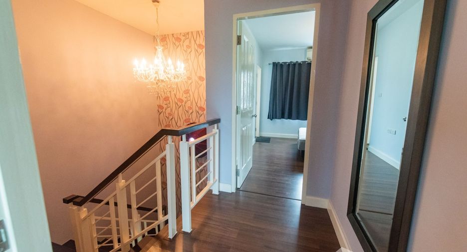 For rent 3 bedrooms townhouse in Prawet, Bangkok