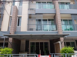 Reihenhaus zur Miete mit 3 Zimmer in Prawet, Bangkok