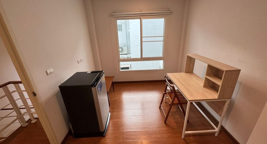 For rent 3 bedrooms townhouse in Chom Thong, Bangkok