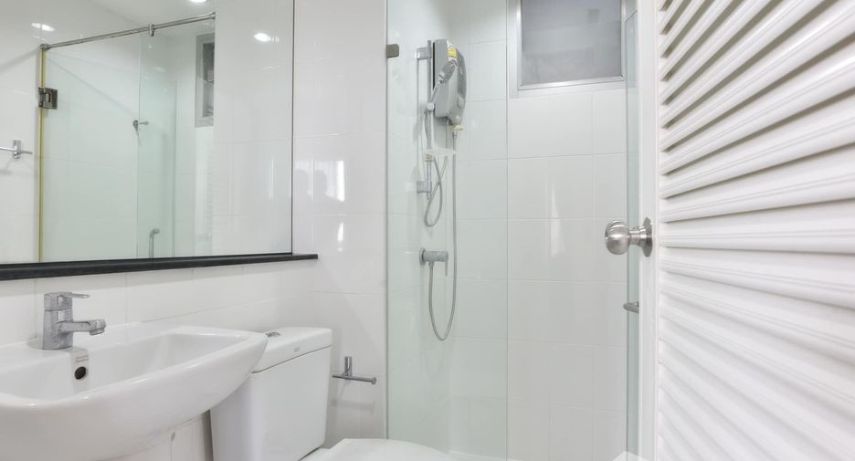 For rent 2 bedrooms condo in Bang Sue, Bangkok