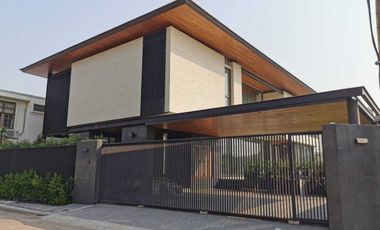 For rent 5 bedrooms house in Bang Na, Bangkok