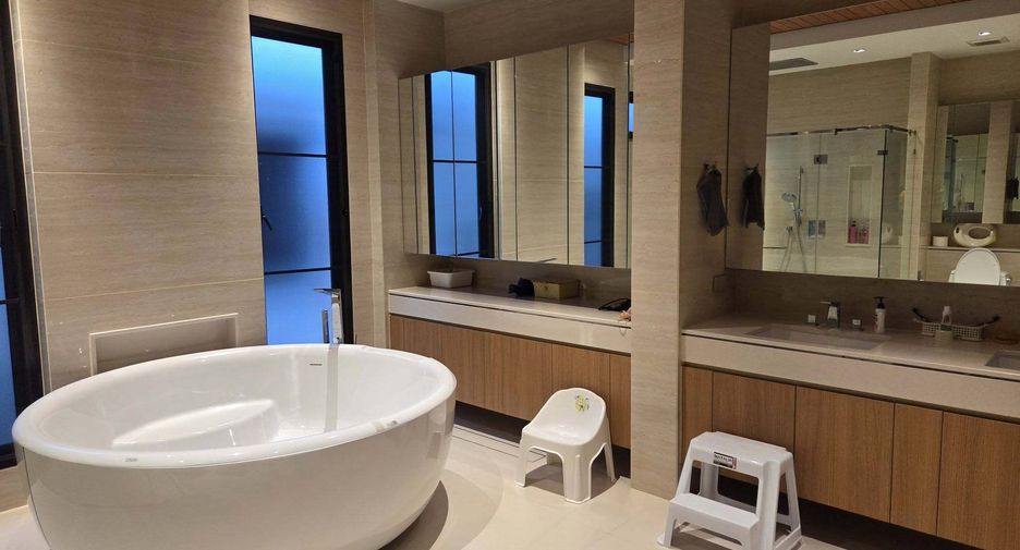 For rent 5 bedrooms house in Bang Na, Bangkok