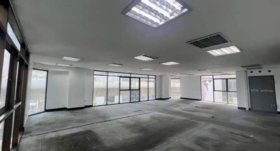 For rent office in Khlong San, Bangkok