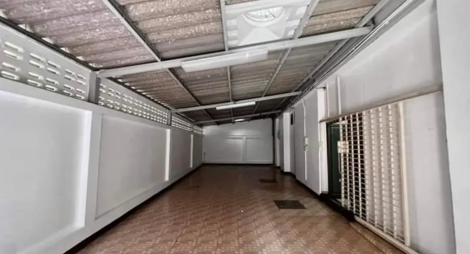 For rent office in Khlong San, Bangkok