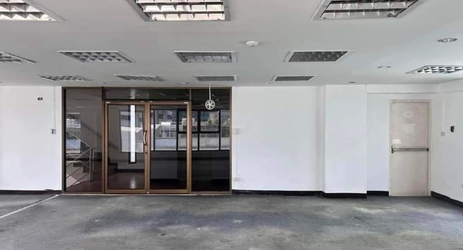 For rent office in Khlong San, Bangkok